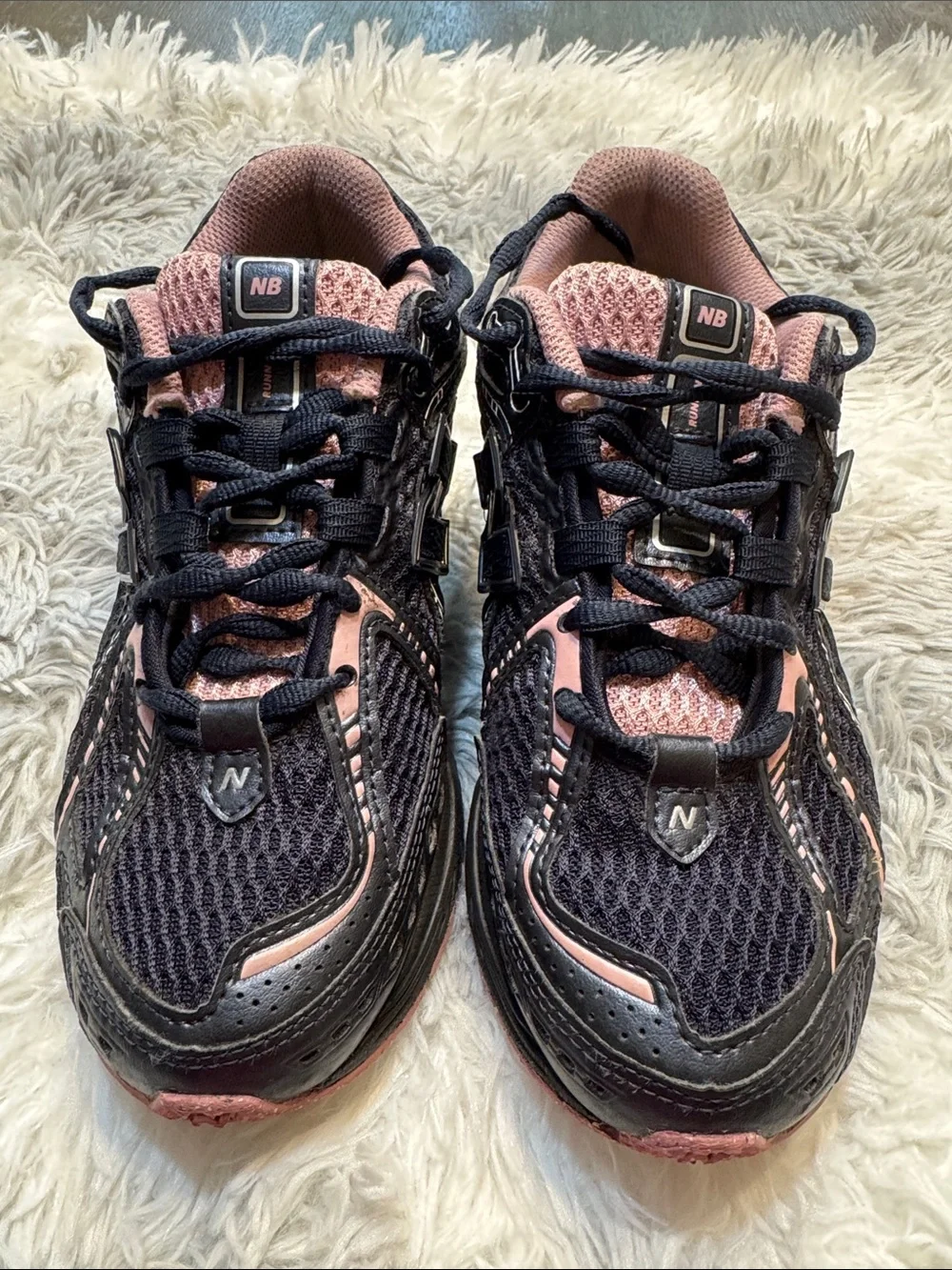 New Balance Women's Black and Pink Athletic Running Sneakers